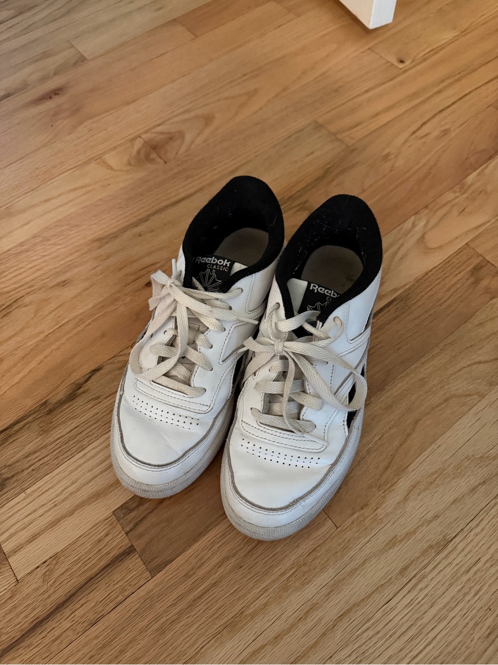 Reebok White Sneakers with Black Collar